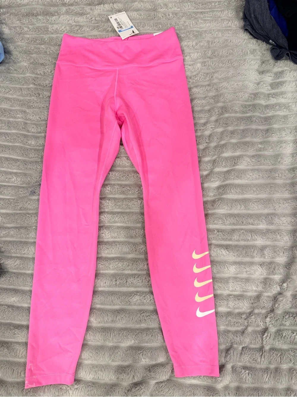 NWT Nike Bright Pink Womens Athletic Leggings with Swoosh Accent - Picture 1 of 3